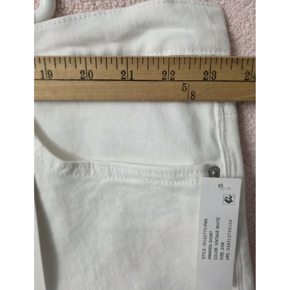 GLORIA VANDERBILT Amanda Shorts Lenght Classic Rise Women's SIZE 24W WhiteDenim - Picture 10 of 12